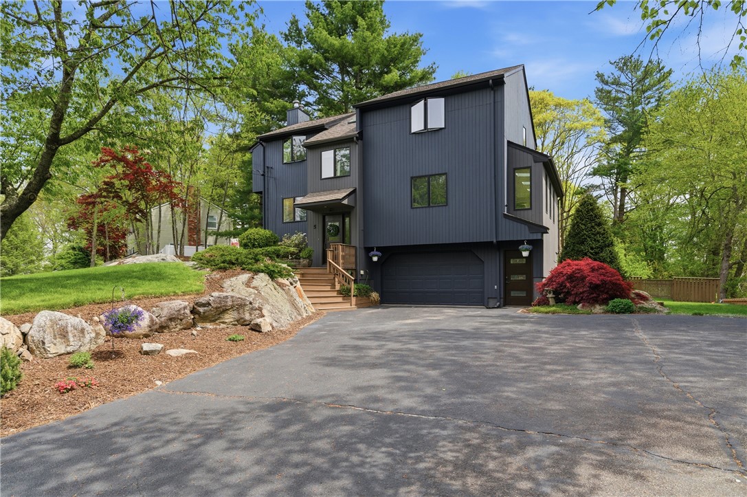 5 Aurora Drive
