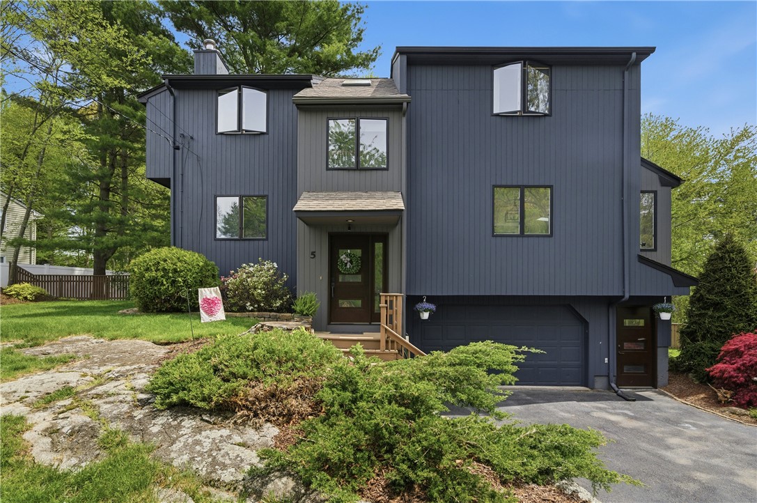 5 Aurora Drive