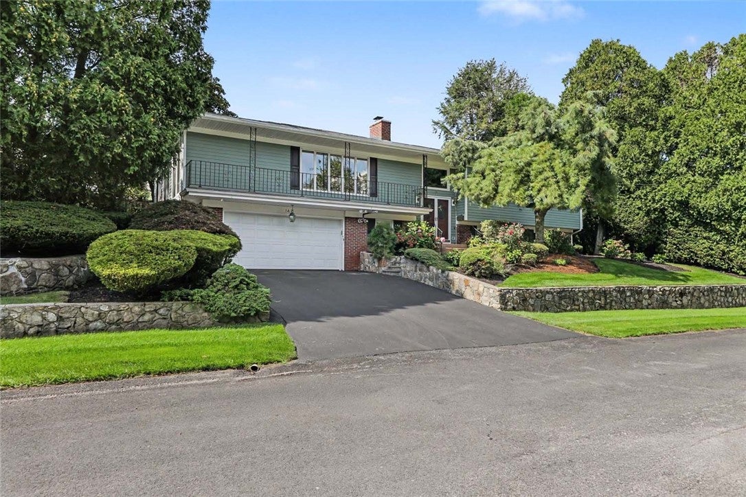 14 Sweet Hill Drive