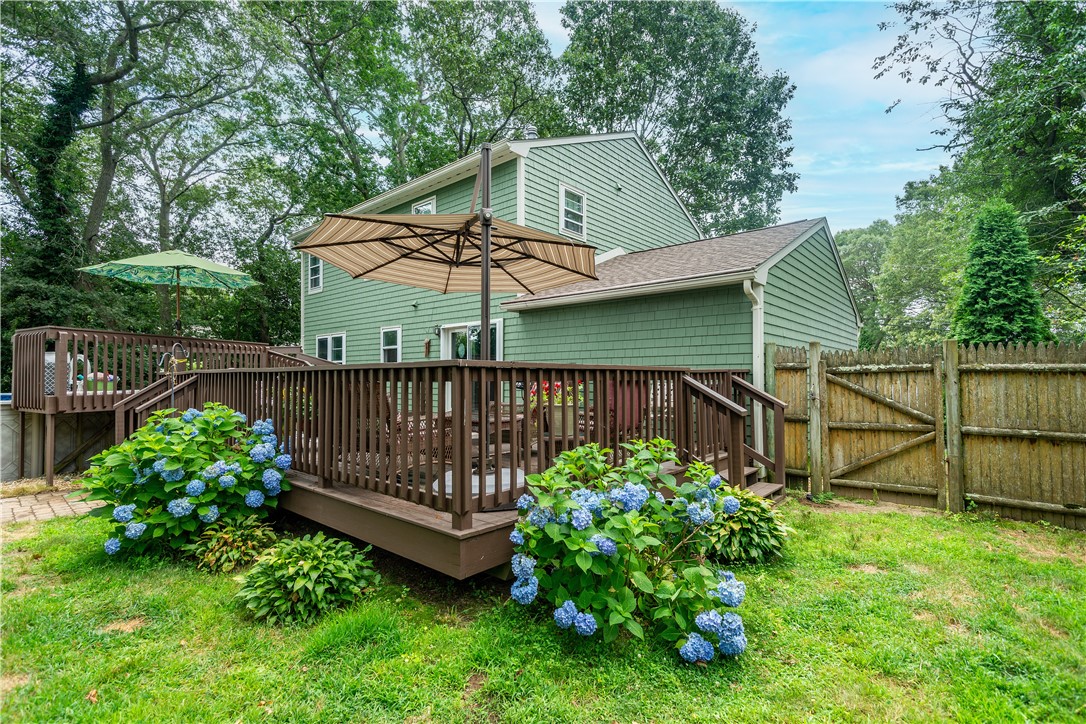 Warwick, Rhode Island 02886, United States, 3 Bedrooms Bedrooms, ,3 BathroomsBathrooms,Residential,Active,166854