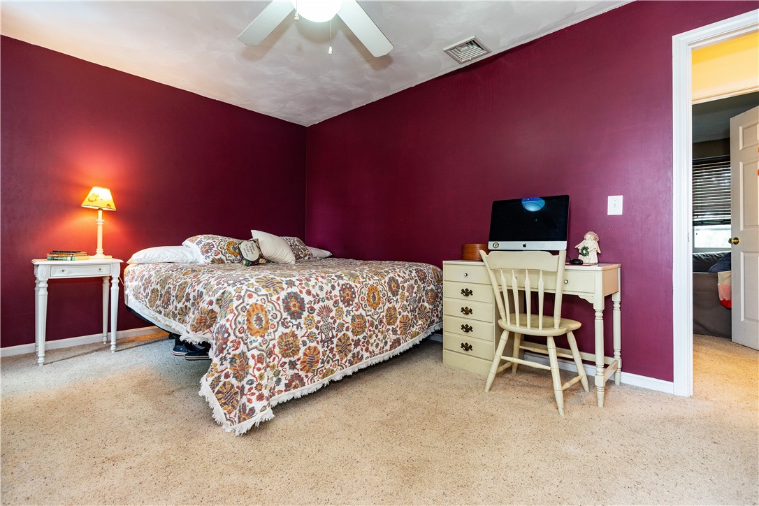 Warwick, Rhode Island 02886, United States, 3 Bedrooms Bedrooms, ,3 BathroomsBathrooms,Residential,Active,166854