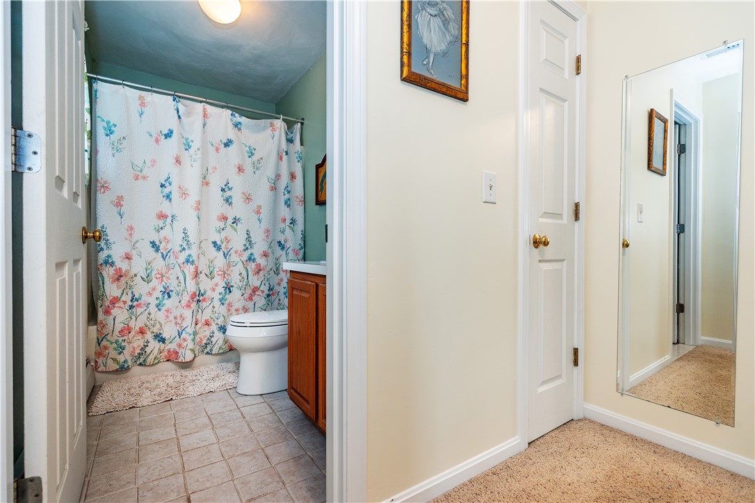 Warwick, Rhode Island 02886, United States, 3 Bedrooms Bedrooms, ,3 BathroomsBathrooms,Residential,Active,166854