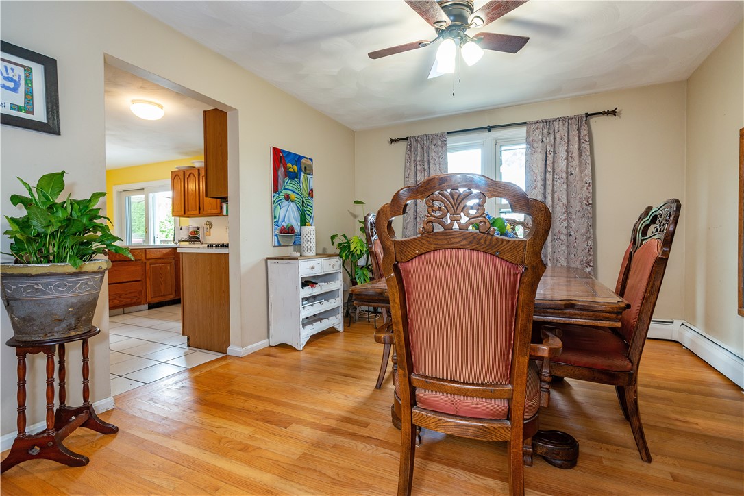 Warwick, Rhode Island 02886, United States, 3 Bedrooms Bedrooms, ,3 BathroomsBathrooms,Residential,Active,166854