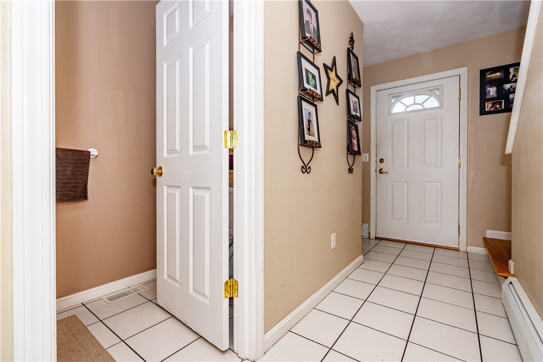 Warwick, Rhode Island 02886, United States, 3 Bedrooms Bedrooms, ,3 BathroomsBathrooms,Residential,Active,166854