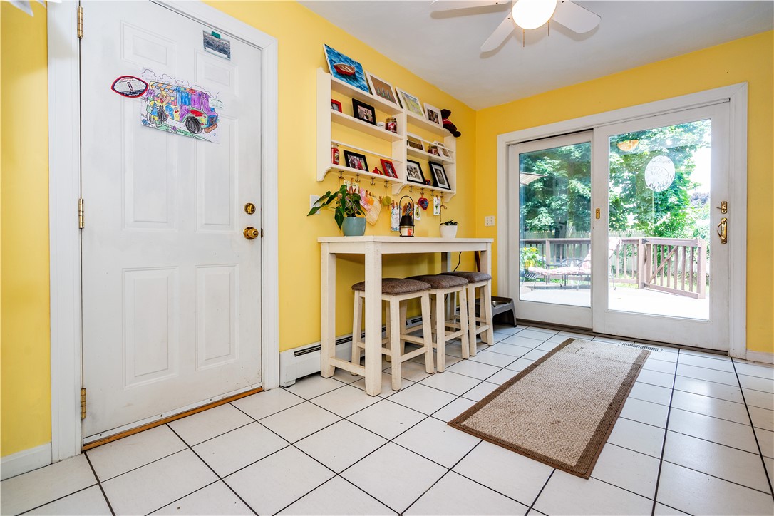 Warwick, Rhode Island 02886, United States, 3 Bedrooms Bedrooms, ,3 BathroomsBathrooms,Residential,Active,166854