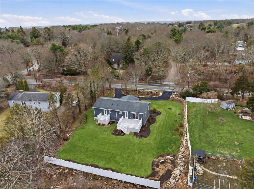 4 Shore Road