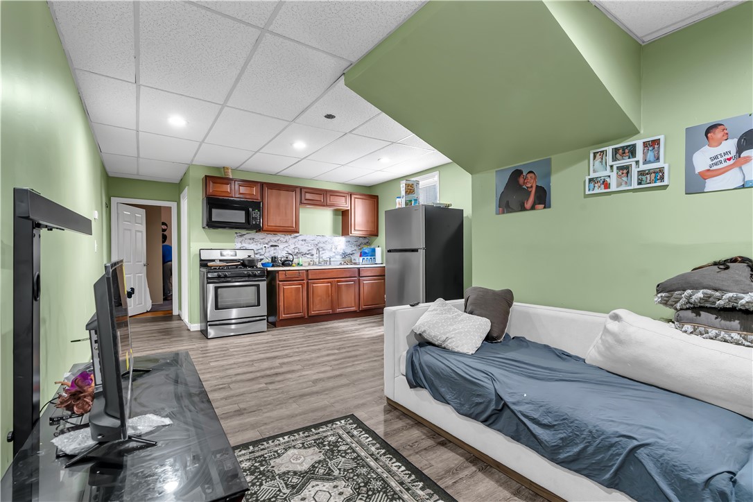 78 Academy Avenue 82