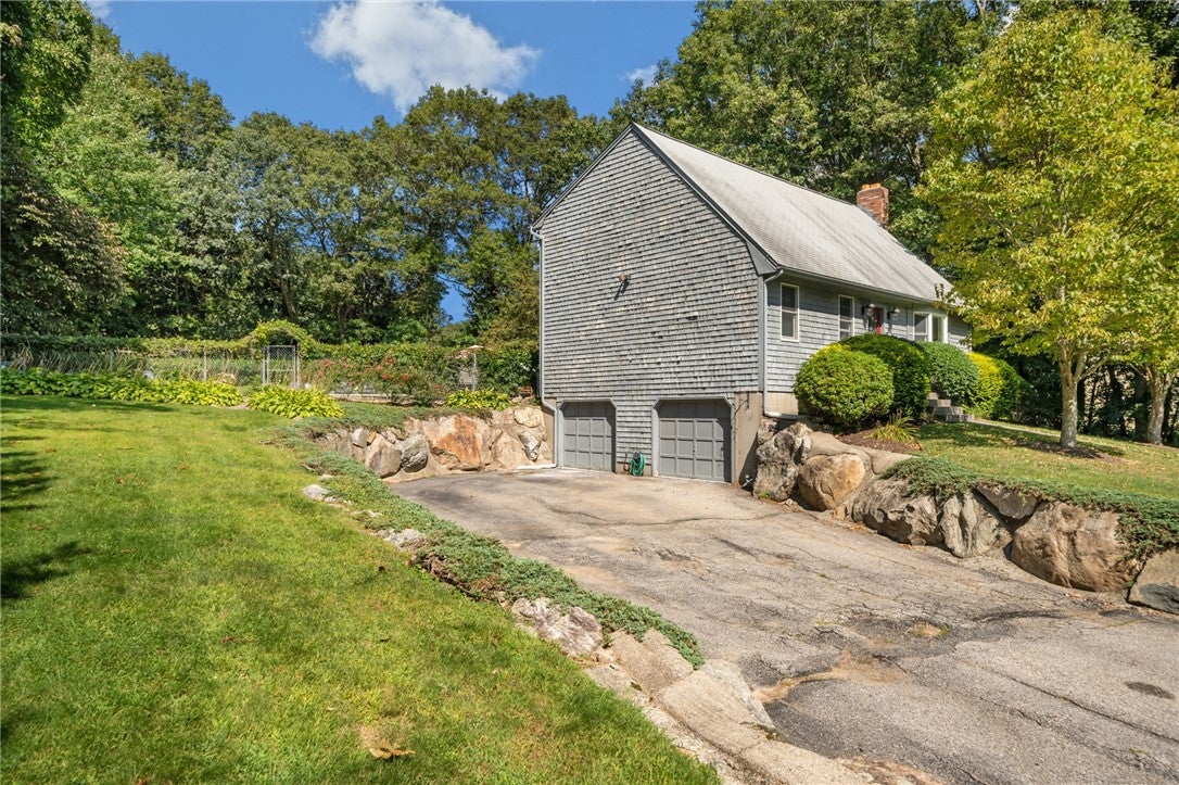 20 Oakridge Drive