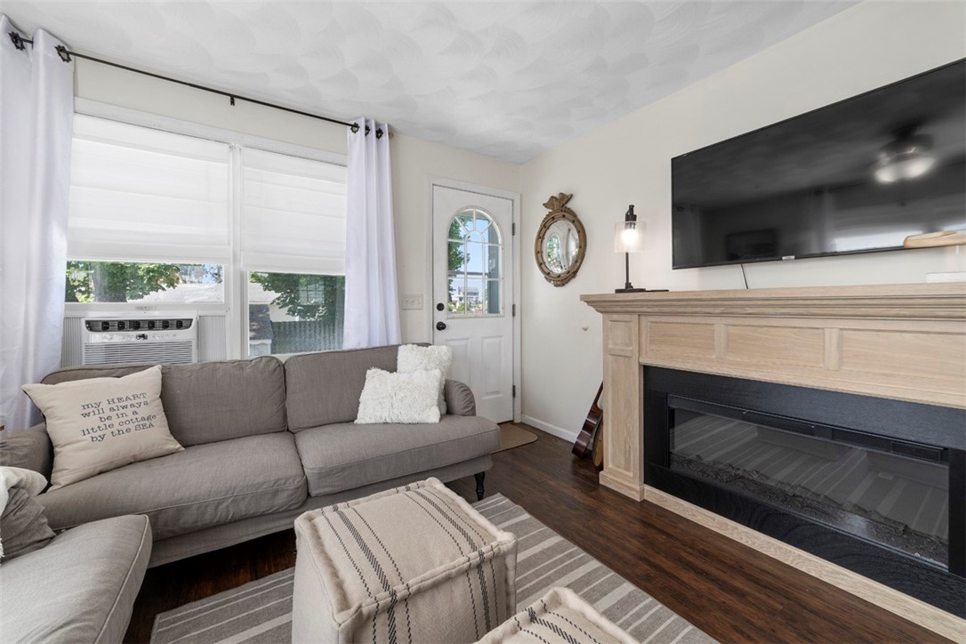 South Kingstown, Rhode Island 02879, United States, 1 Bedroom Bedrooms, ,1 BathroomBathrooms,Residential,Active,145982