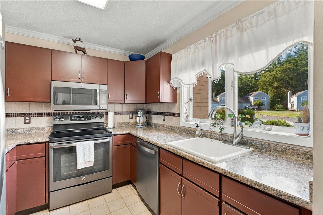 4 Palmer Circle 15