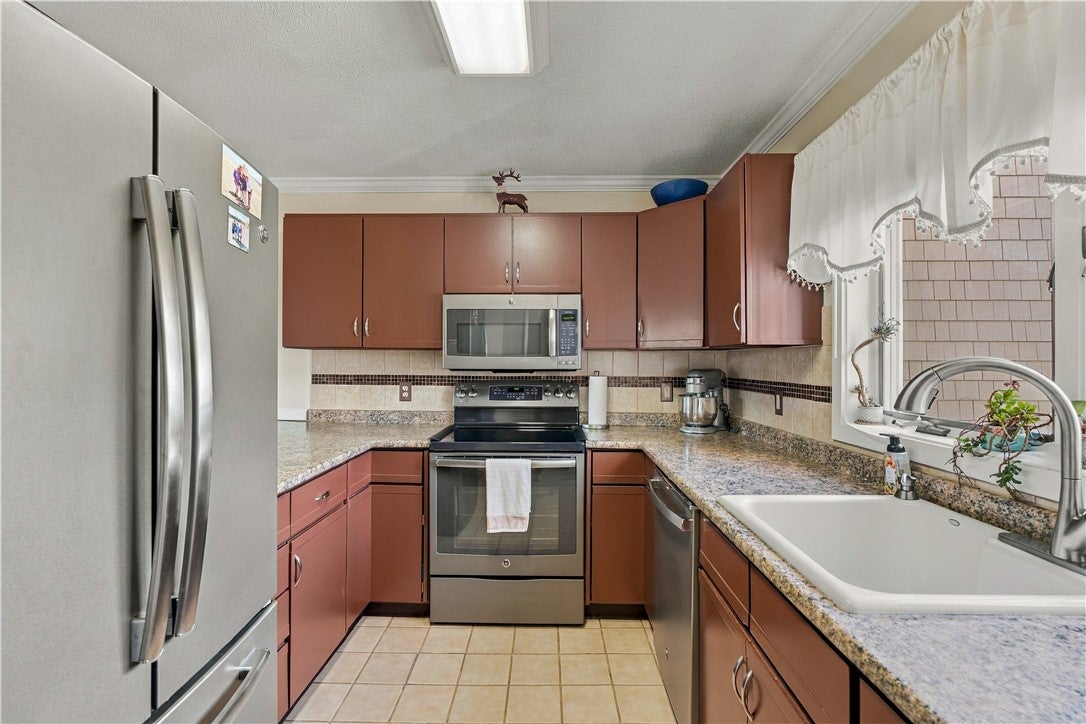4 Palmer Circle 15