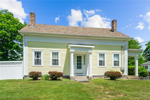 Single Family Residence in Glocester RI 18 Dorr Drive.jpg