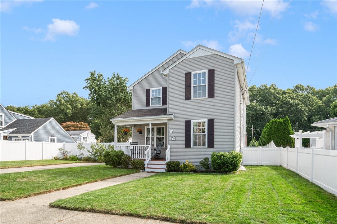 11 Brookdale Boulevard
