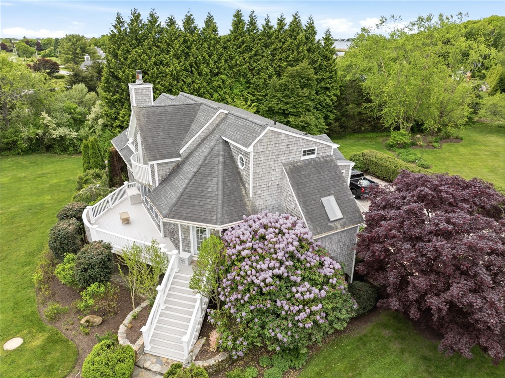 112 West Willow Lane