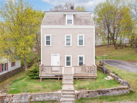 28 Youngs Avenue West Warwick RI 02893