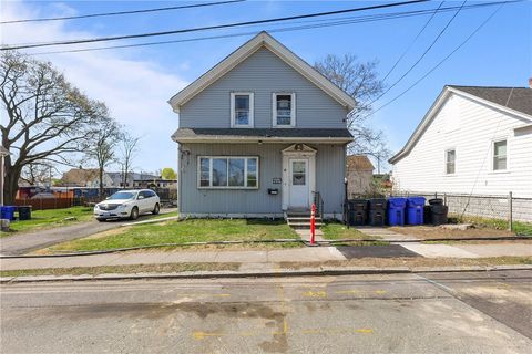 7 Oakley Street East Providence RI 02914