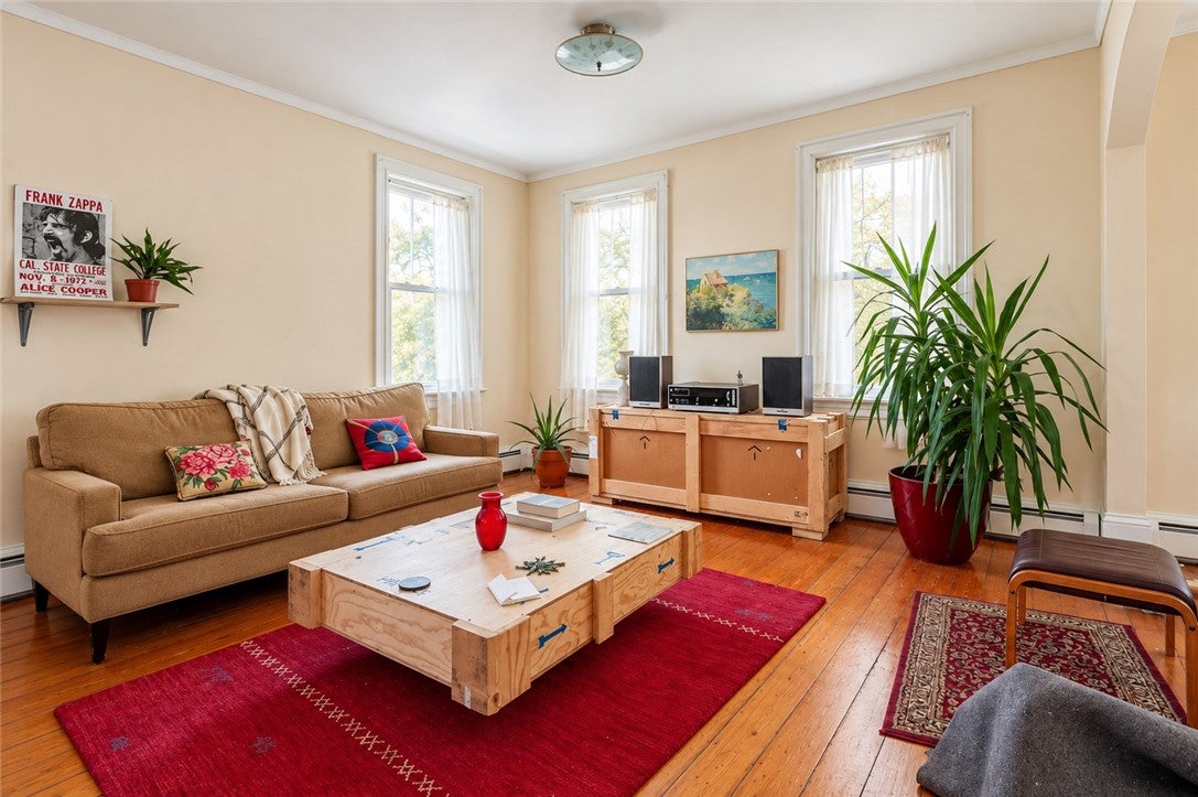 25 S Court Street 27