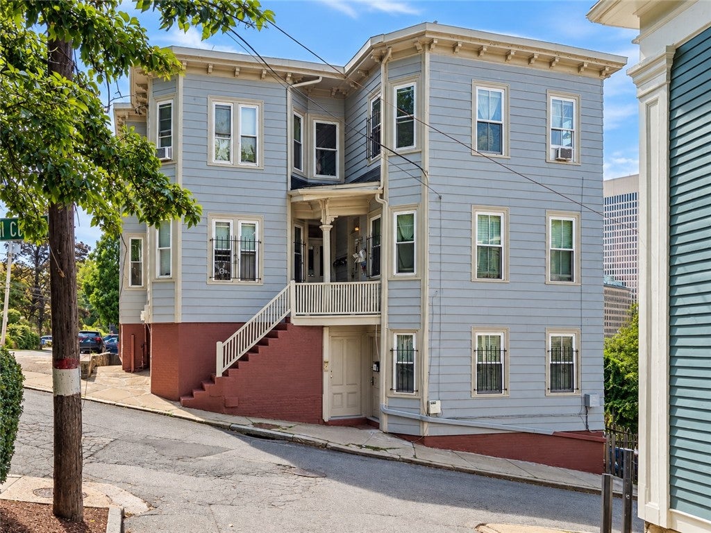 25 S Court Street 27