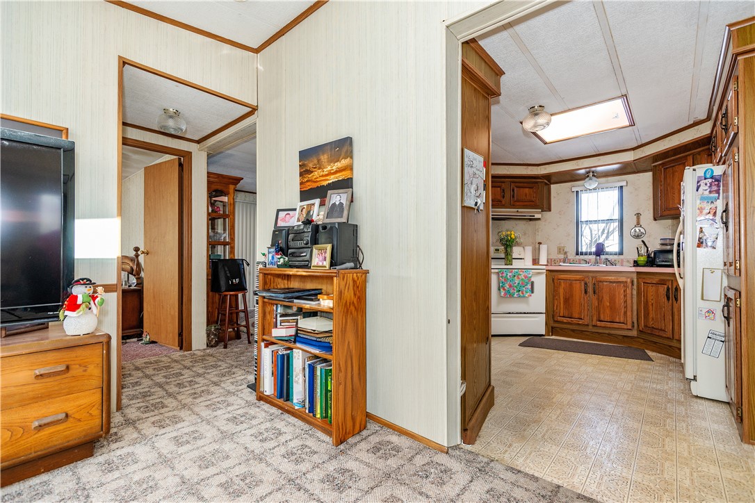 West Greenwich, Rhode Island 02817, United States, 2 Bedrooms Bedrooms, ,2 BathroomsBathrooms,Residential,Active,2341