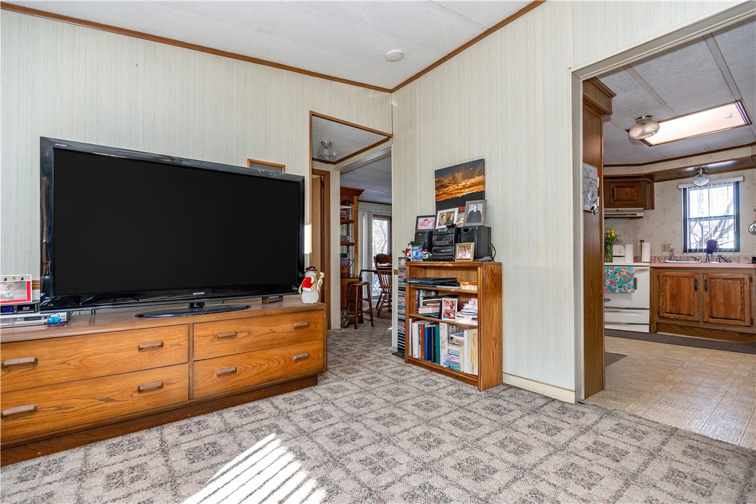 West Greenwich, Rhode Island 02817, United States, 2 Bedrooms Bedrooms, ,2 BathroomsBathrooms,Residential,Active,2341