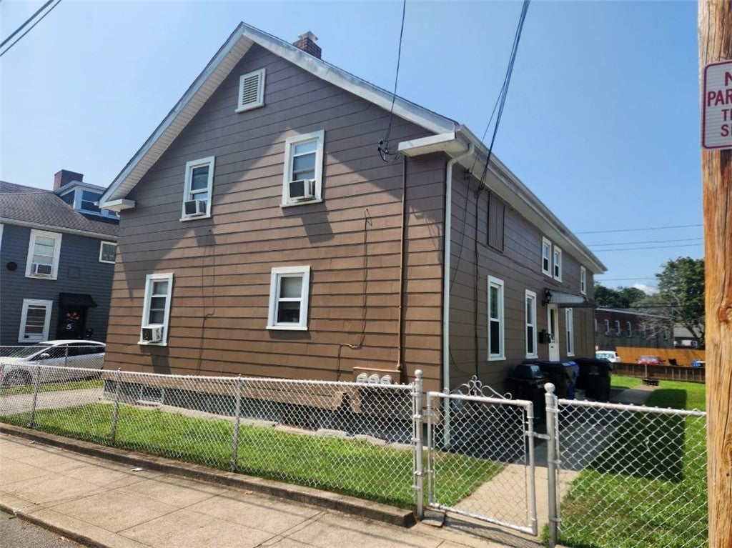 10 Douglas Street