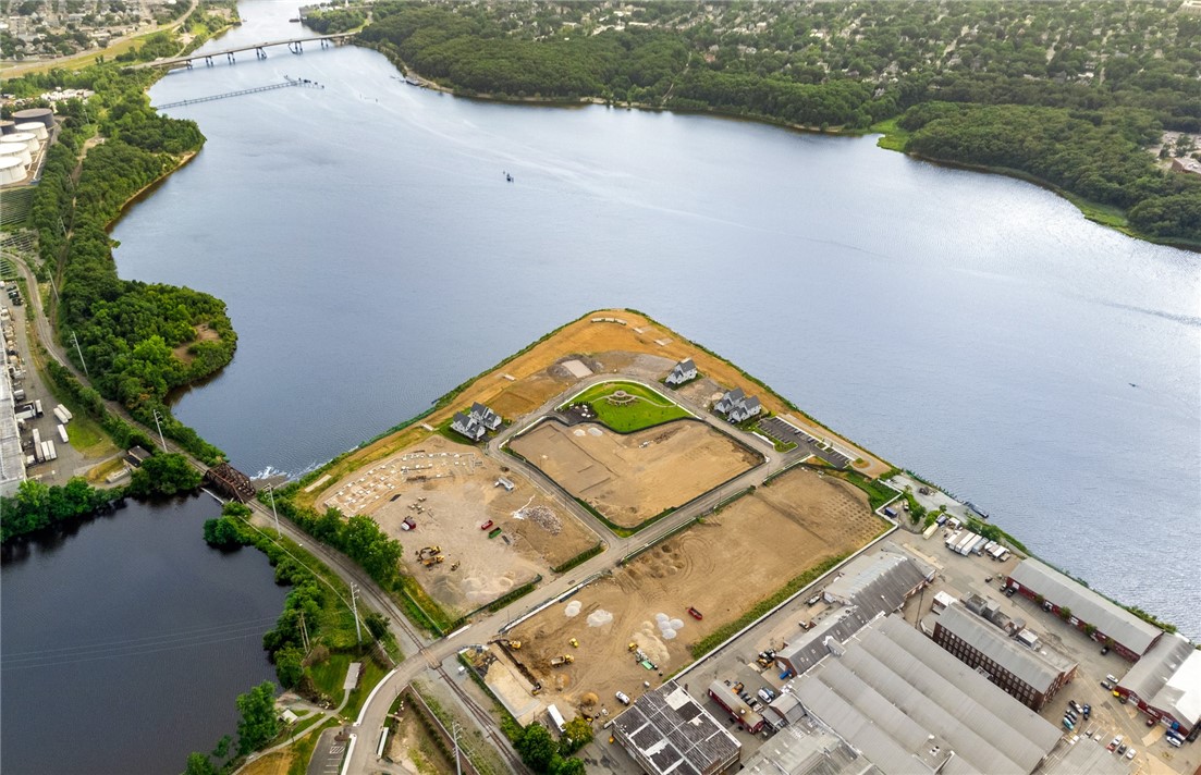 34 East Point Drive 3