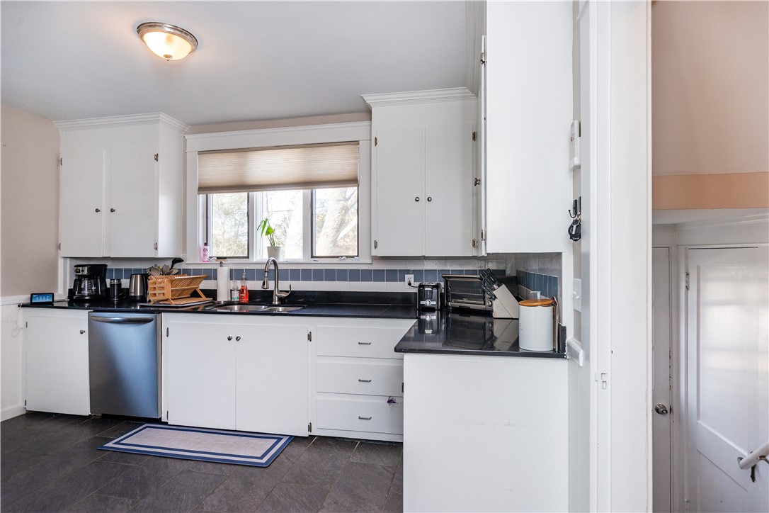 East Greenwich, Rhode Island 02818, United States, 2 Bedrooms Bedrooms, ,2 BathroomsBathrooms,Residential,Active,133364