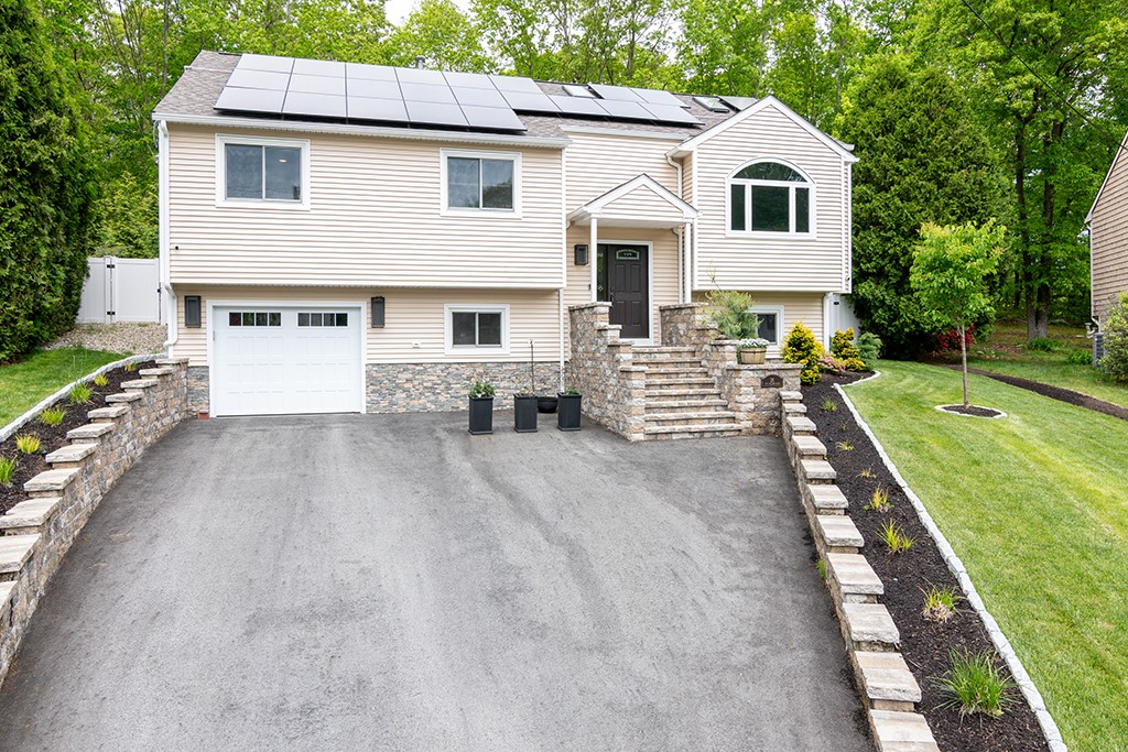 26 Ivy Hollow Court
