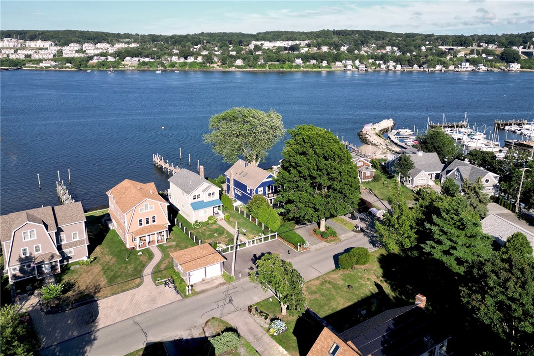 169 Narragansett Boulevard
