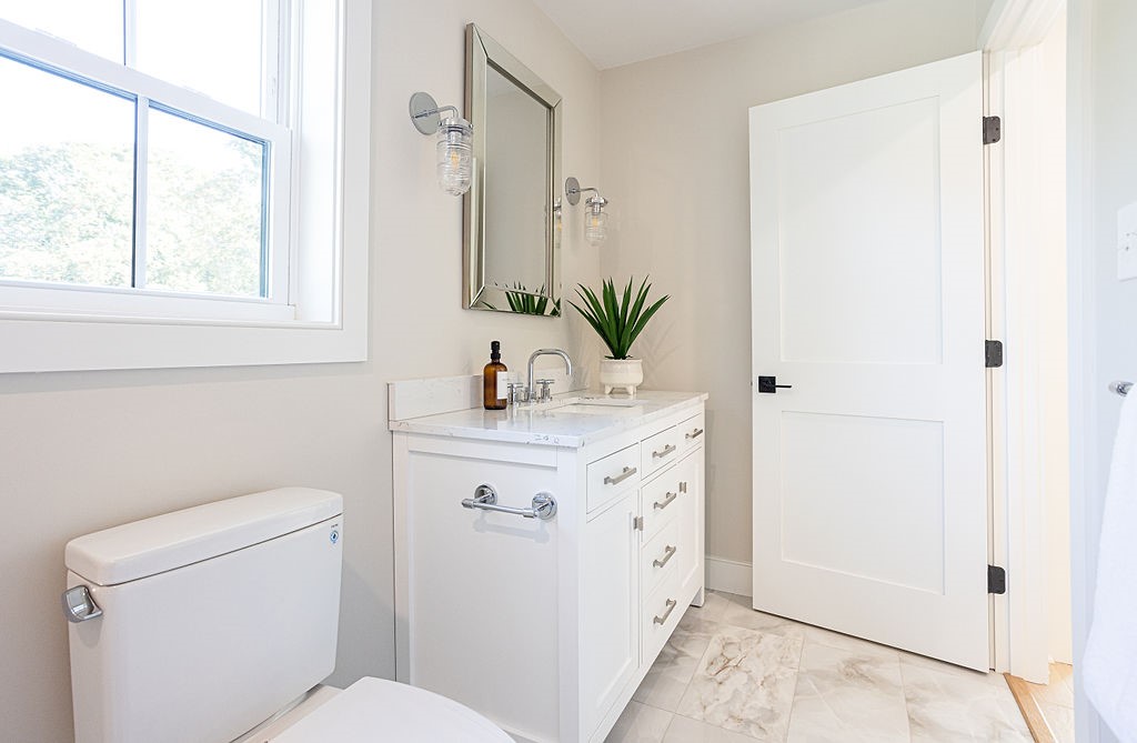 East Greenwich, Rhode Island 02818, United States, 4 Bedrooms Bedrooms, ,6 BathroomsBathrooms,Residential,Active,40508