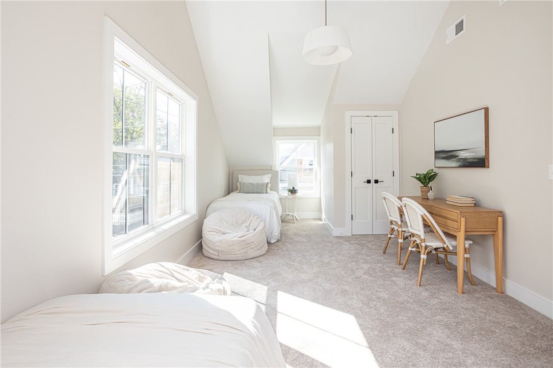 East Greenwich, Rhode Island 02818, United States, 4 Bedrooms Bedrooms, ,6 BathroomsBathrooms,Residential,Active,40508