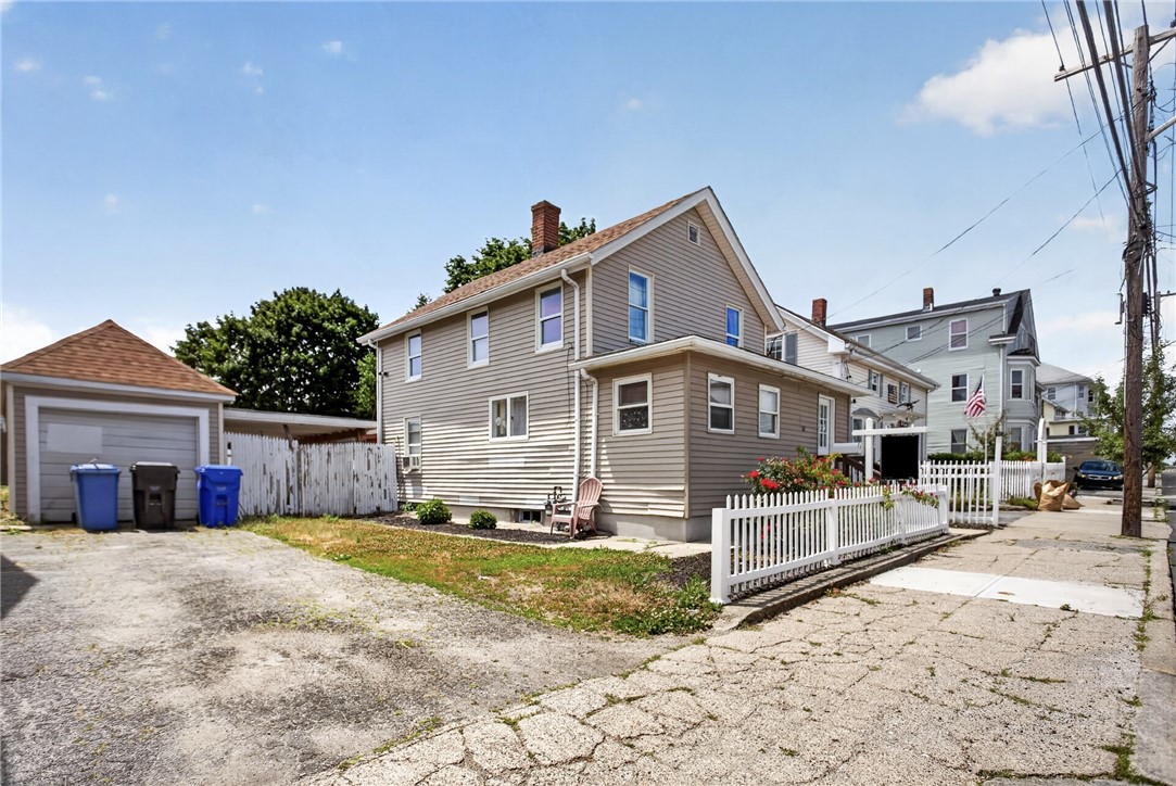 82 Perry Street