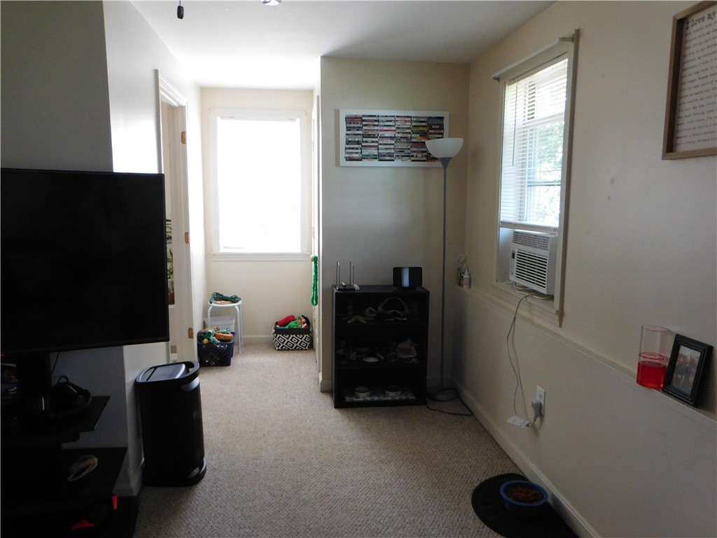 West Warwick, Rhode Island 02893, United States, 6 Bedrooms Bedrooms, ,2 BathroomsBathrooms,Residential,Active,50662