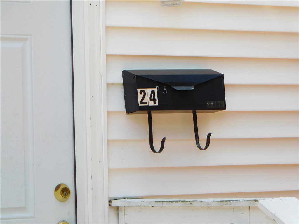 West Warwick, Rhode Island 02893, United States, 6 Bedrooms Bedrooms, ,2 BathroomsBathrooms,Residential,Active,50662