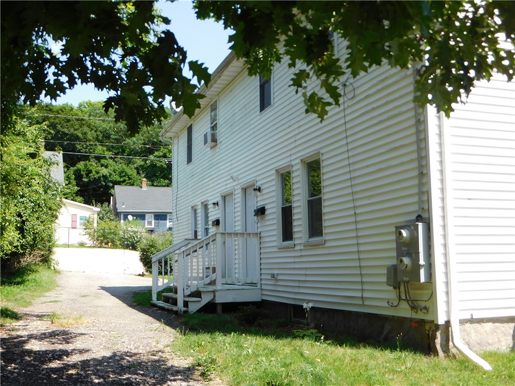 West Warwick, Rhode Island 02893, United States, 6 Bedrooms Bedrooms, ,2 BathroomsBathrooms,Residential,Active,50662