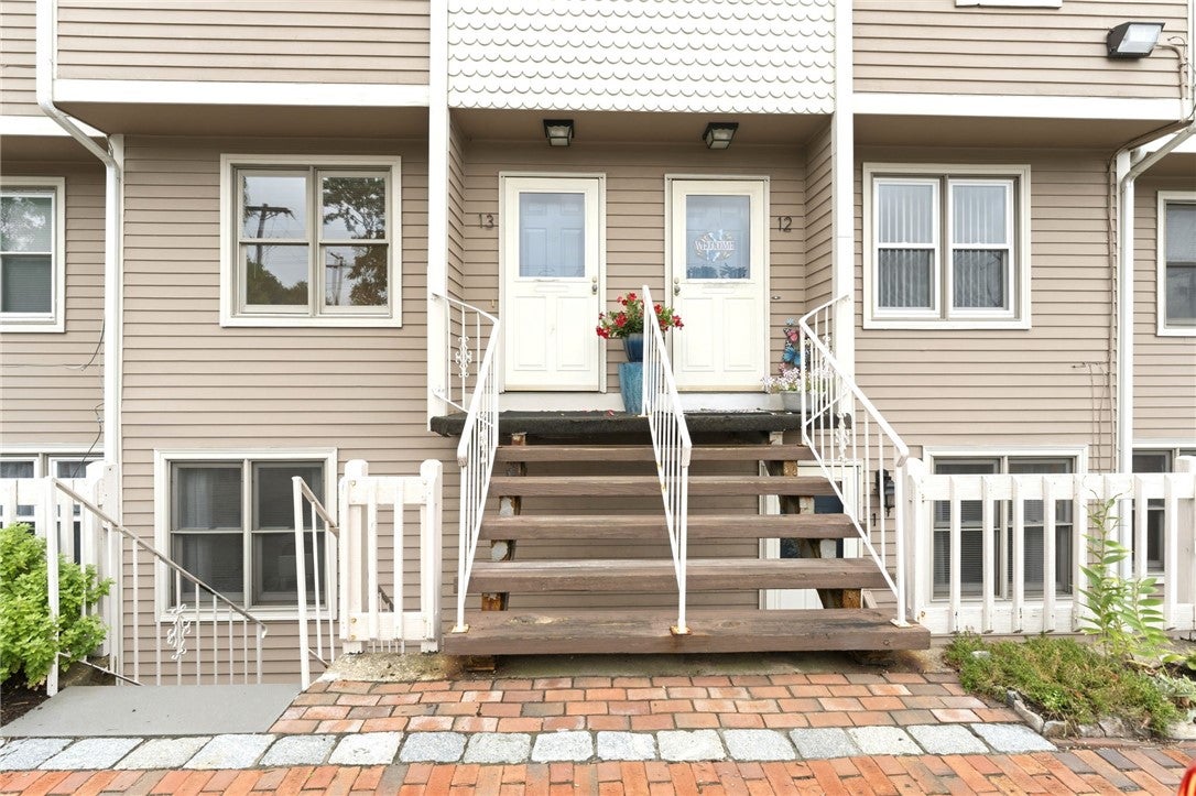 3399 Post Road 13