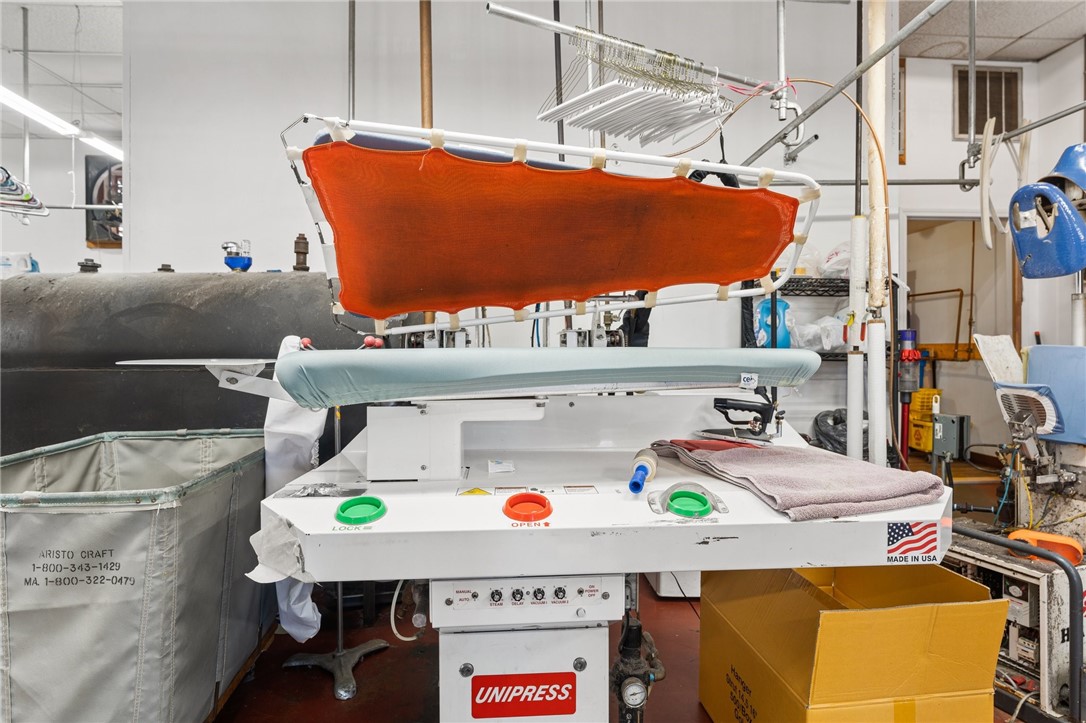 175 Eddie Dowling Highway