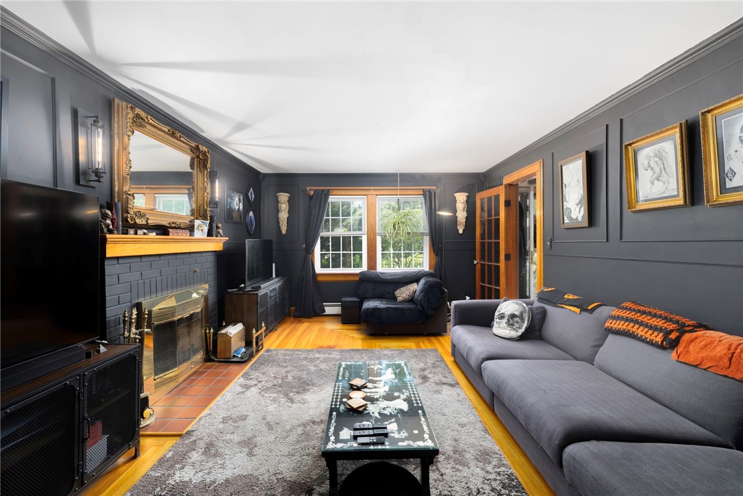 2 Haywood Road
