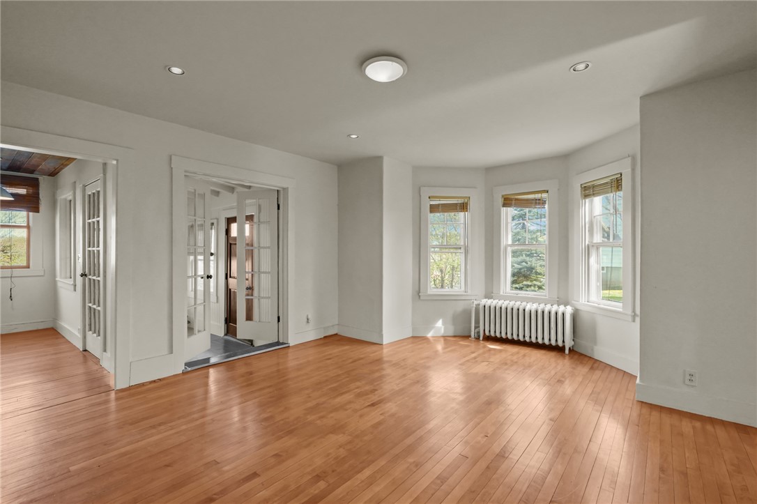1667 East Main Road