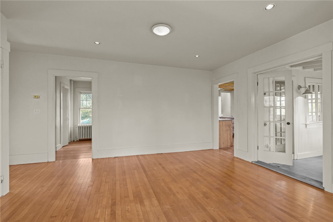 1667 East Main Road
