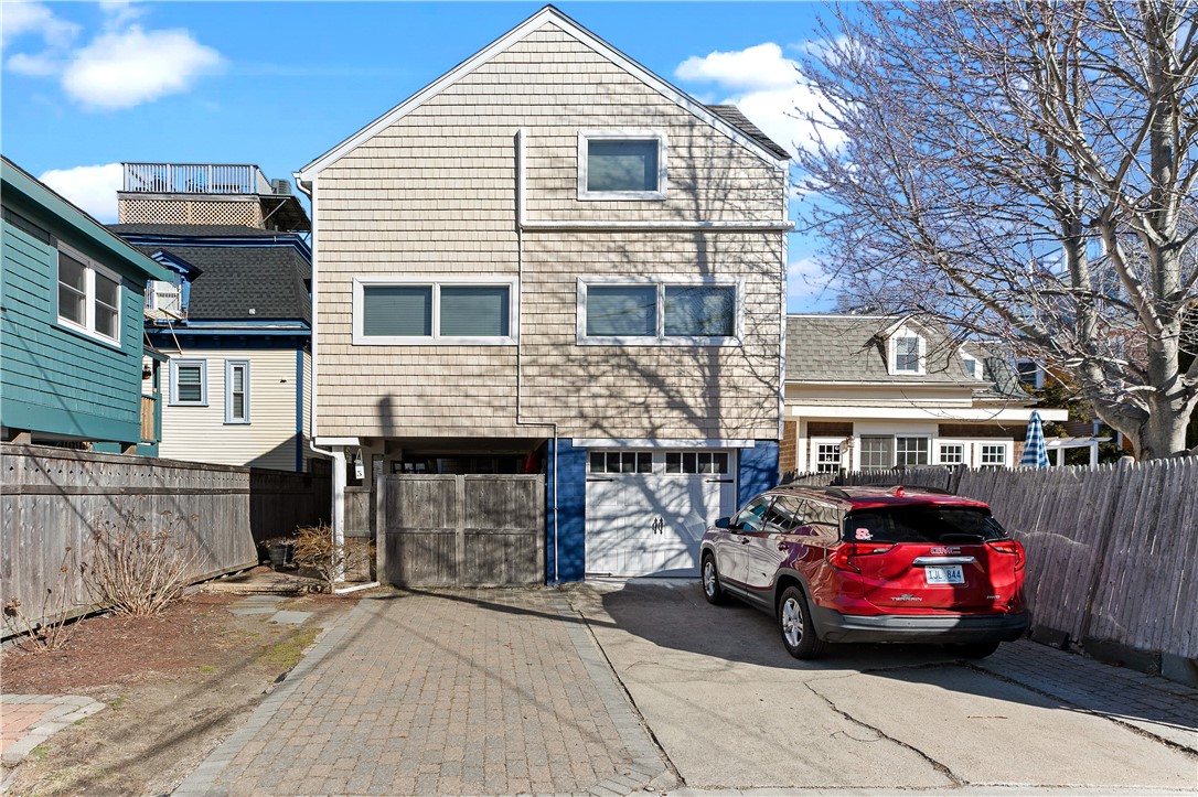 Newport, Rhode Island 02840, United States, 1 Bedroom Bedrooms, ,1 BathroomBathrooms,Residential,Pending,86781