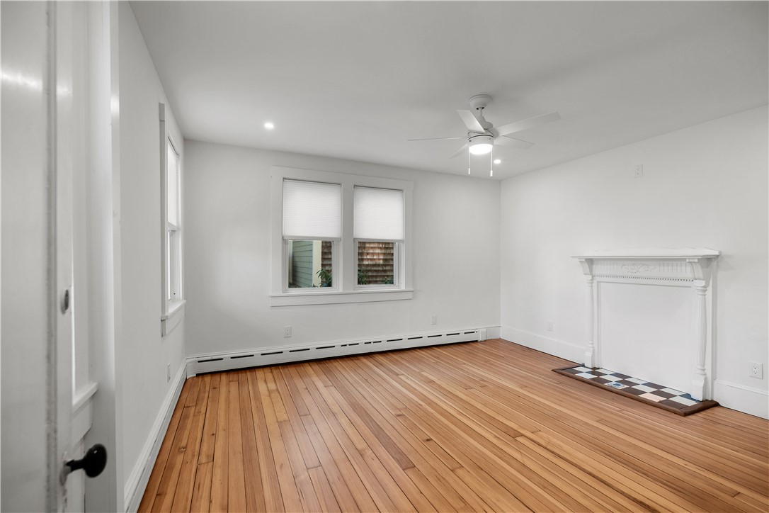 Newport, Rhode Island 02840, United States, 1 Bedroom Bedrooms, ,1 BathroomBathrooms,Residential,Pending,86781