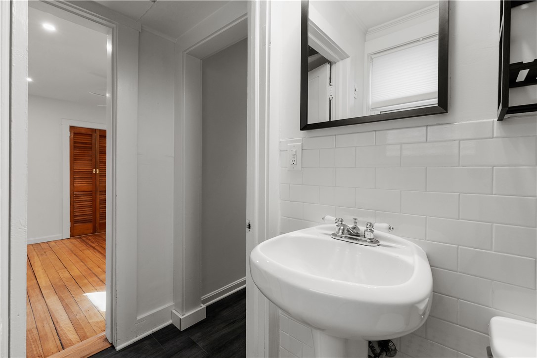 Newport, Rhode Island 02840, United States, 1 Bedroom Bedrooms, ,1 BathroomBathrooms,Residential,Pending,86781