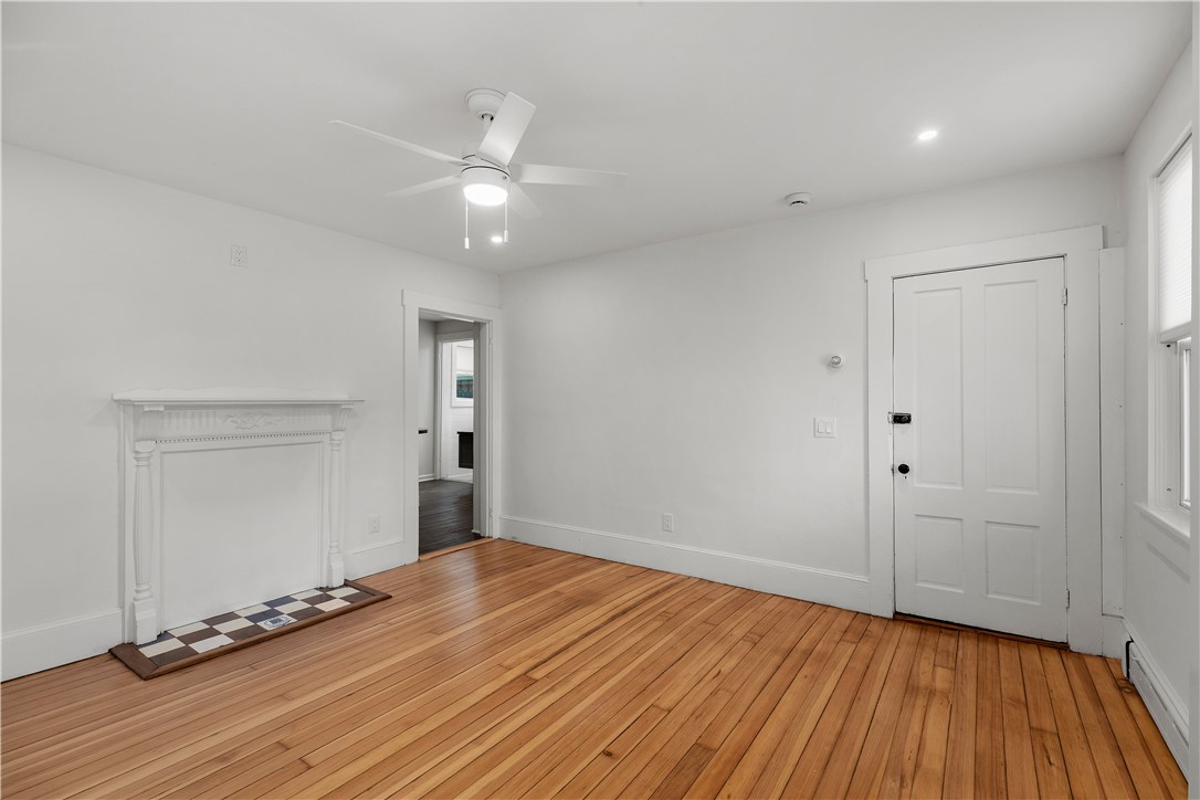 Newport, Rhode Island 02840, United States, 1 Bedroom Bedrooms, ,1 BathroomBathrooms,Residential,Pending,86781