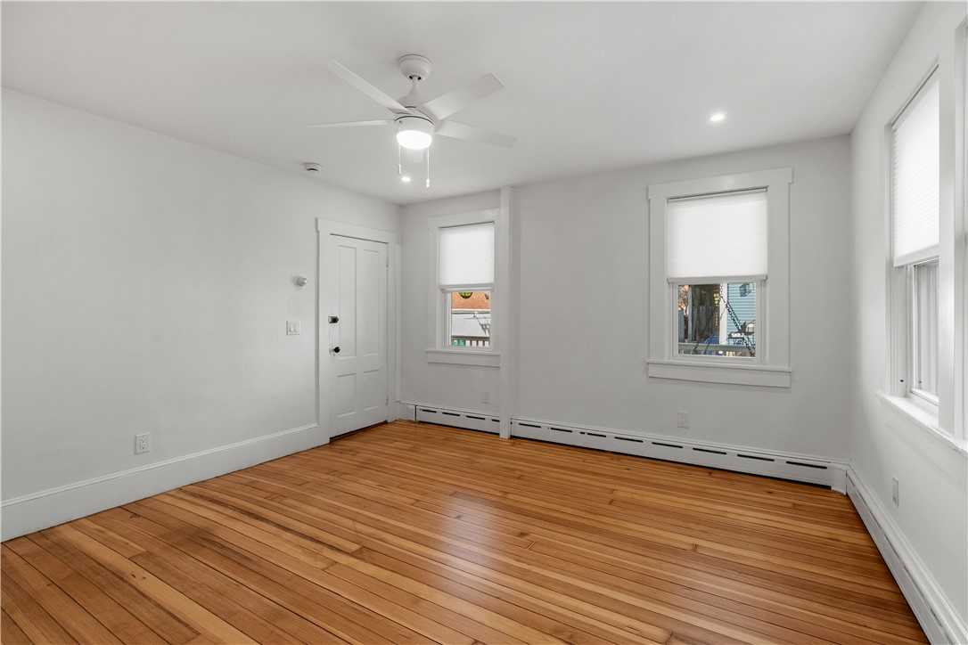 Newport, Rhode Island 02840, United States, 1 Bedroom Bedrooms, ,1 BathroomBathrooms,Residential,Pending,86781