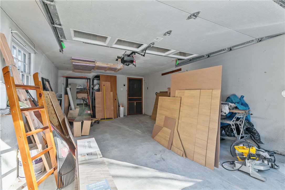 Middletown, Rhode Island 02842, United States, 3 Bedrooms Bedrooms, ,2 BathroomsBathrooms,Residential,Active,13798