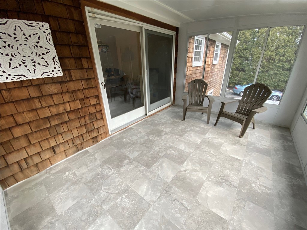 Middletown, Rhode Island 02842, United States, 3 Bedrooms Bedrooms, ,2 BathroomsBathrooms,Residential,Active,13798