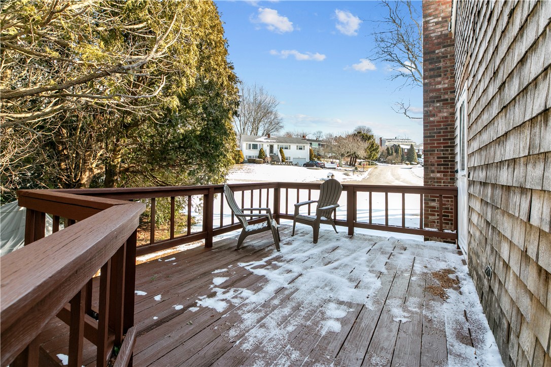 Middletown, Rhode Island 02842, United States, 3 Bedrooms Bedrooms, ,2 BathroomsBathrooms,Residential,Active,13798