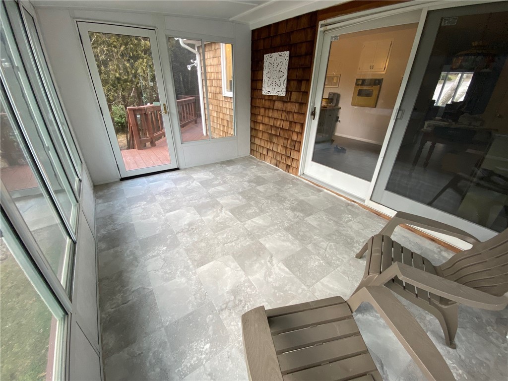 Middletown, Rhode Island 02842, United States, 3 Bedrooms Bedrooms, ,2 BathroomsBathrooms,Residential,Active,13798