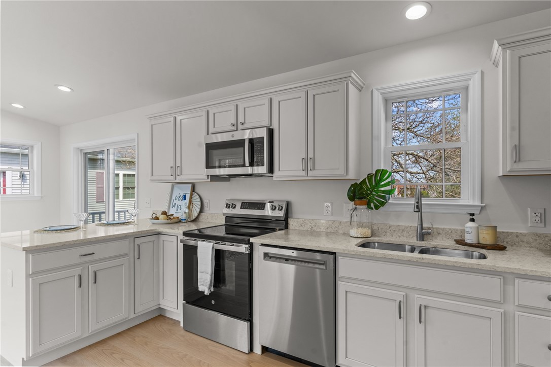 64 Burnside Avenue unit 4